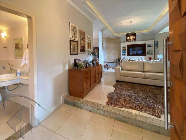 Sobrado para Venda em Carapicuíba - 4